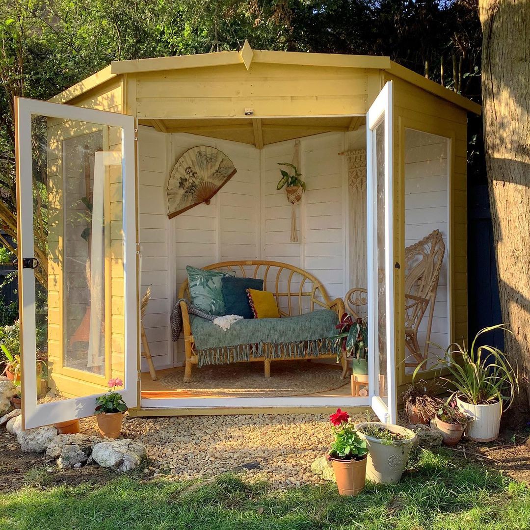 Continue the theme into your outdoor space